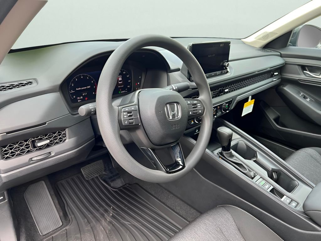 Used 2025 Urban Gray Pearl Honda SE image 11
