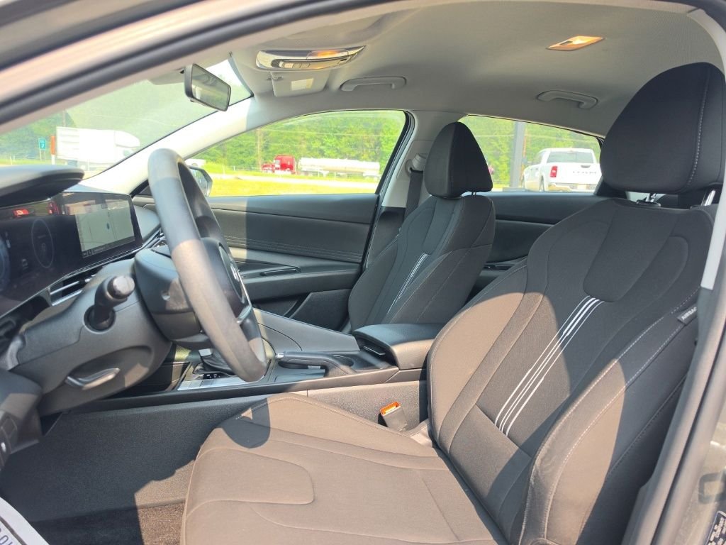 Used 2024 Gray Hyundai SEL image 6