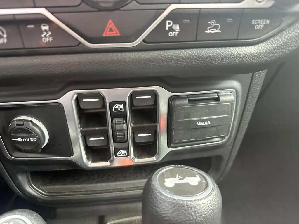 Used 2024 Gray Jeep Sport S image 19