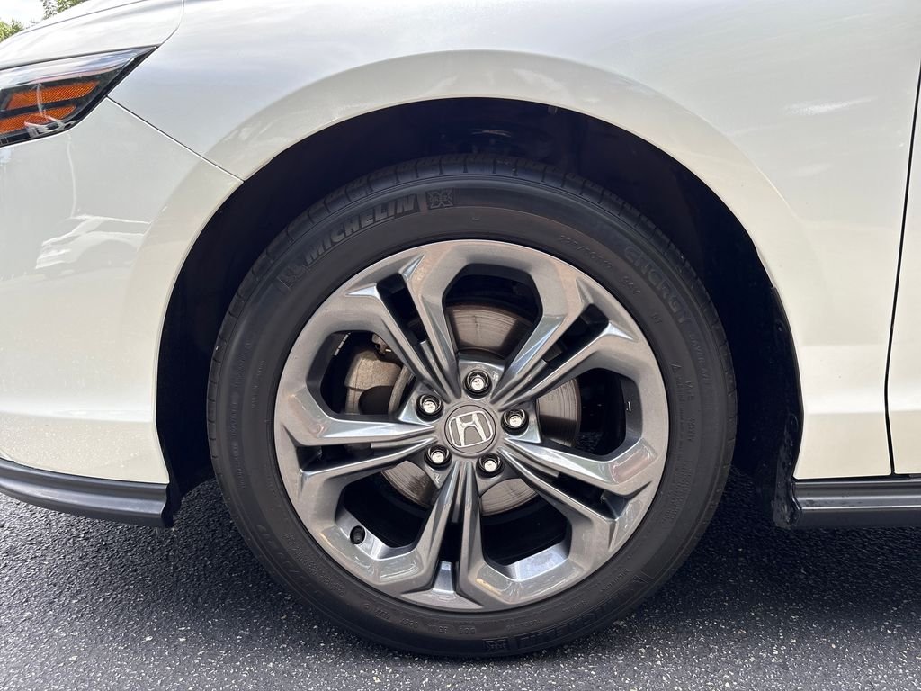 Used 2023  Honda EX image 10
