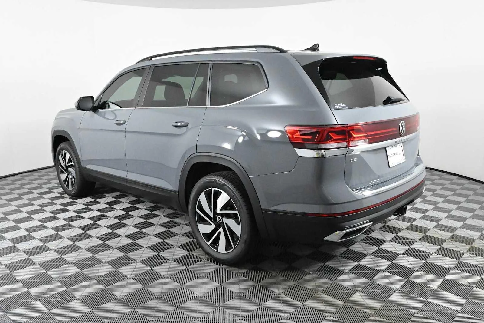New 2026 Pure Gray Volkswagen 2.0T SE w/Technology image 7