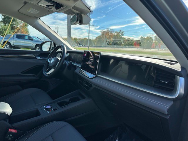Used 2026 Silver Volkswagen SE image 24