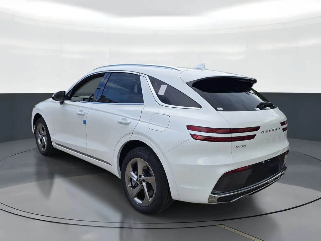 New 2026 White Genesis 2.5T image 4