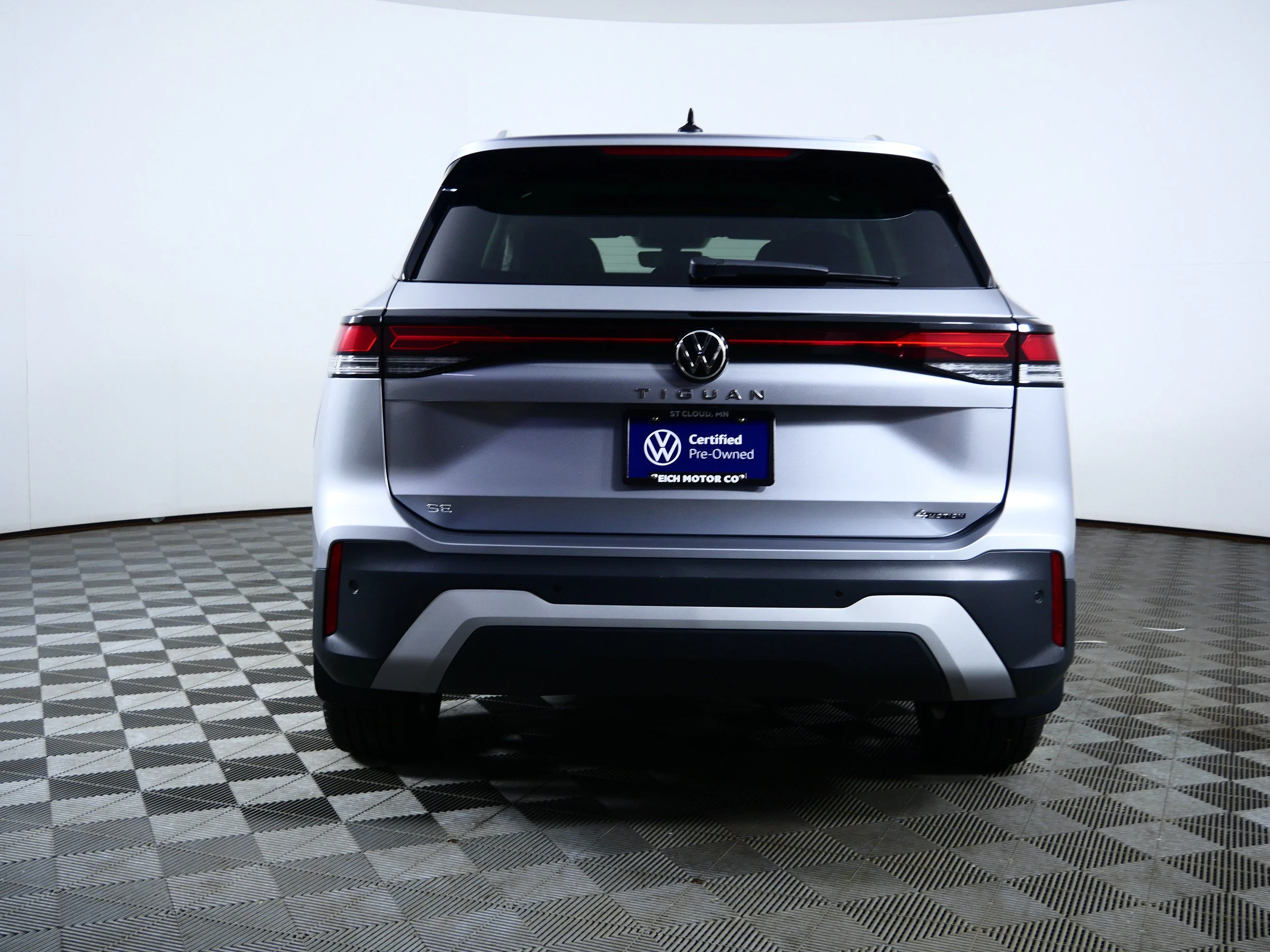 Certified Used 2026  Volkswagen SE image 6