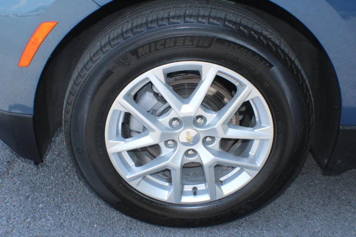 Used 2024 Lakeshore Blue Metallic Chevrolet LT image 5