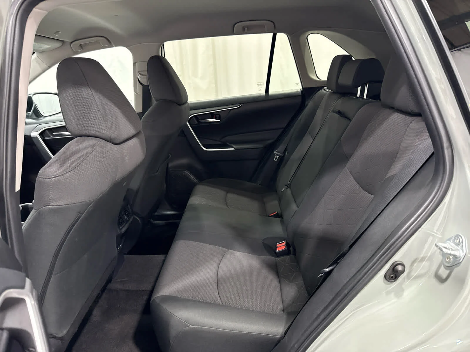 Used 2023 Grn/green Toyota XLE image 12