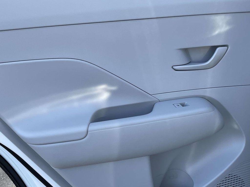 New 2026 White Hyundai SEL Sport FWD image 9