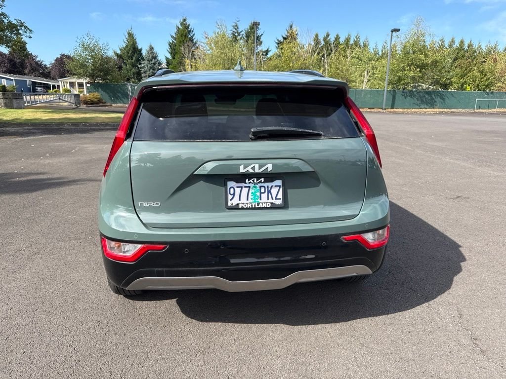 Used 2023 Cityscape Green Kia Wind image 6