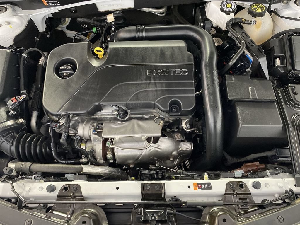 Used 2024 Summit White Chevrolet FL image 34