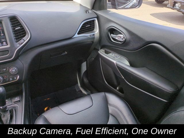 Used 2022 Gray Jeep Latitude Lux image 17