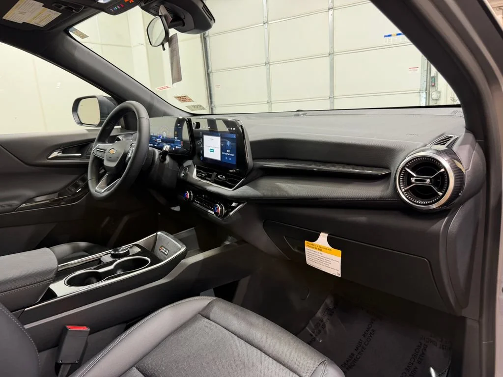 2027 Chevrolet Equinox LT - Photo 31