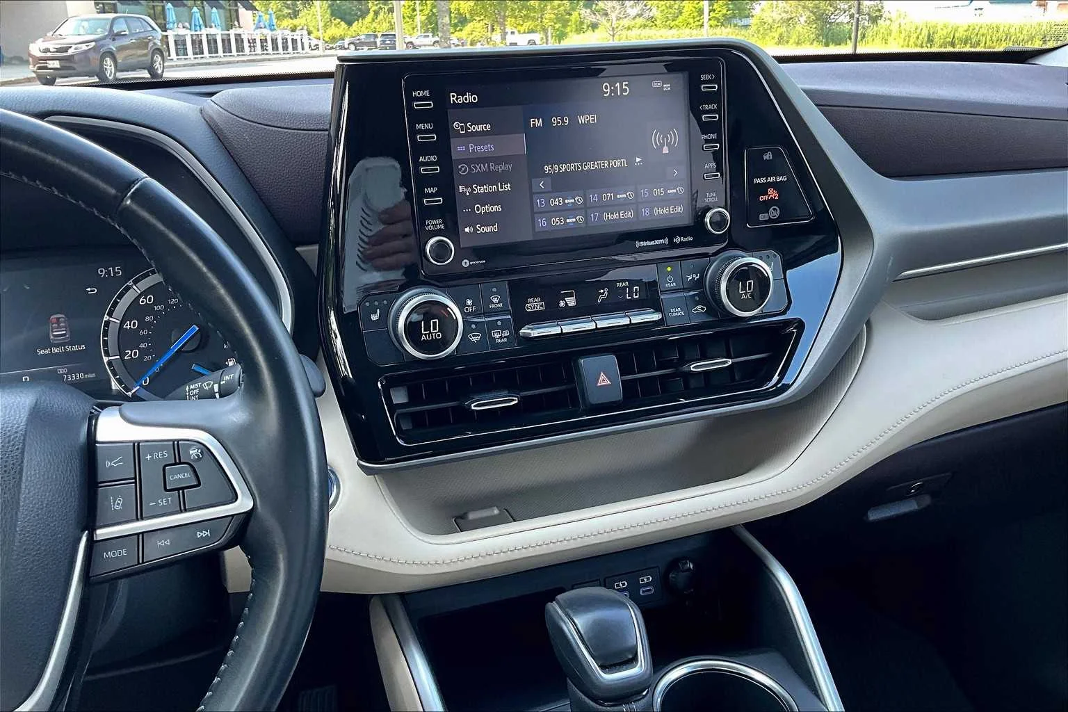 Pre-Owned 2022 Toyota Highlander Hybrid XLE