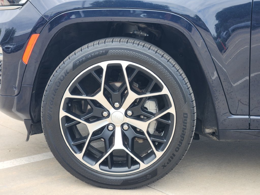 Used 2023 Black Jeep Summit Reserve image 10