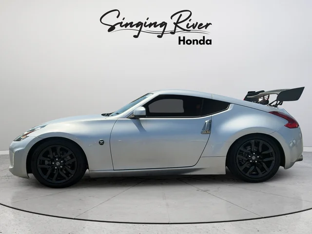 Used 2020 Brilliant Silver Metallic Nissan Base image 4