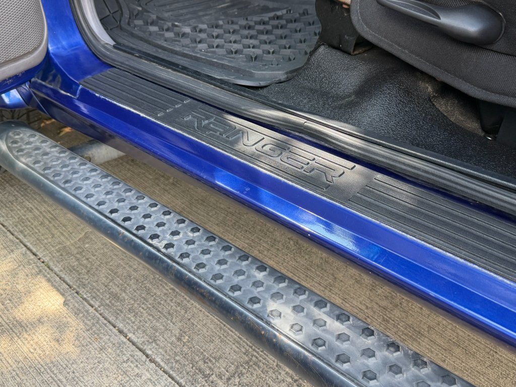 Used 2003 Blue Ford  image 29