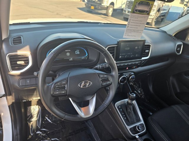 Used 2025 White Hyundai SEL image 6