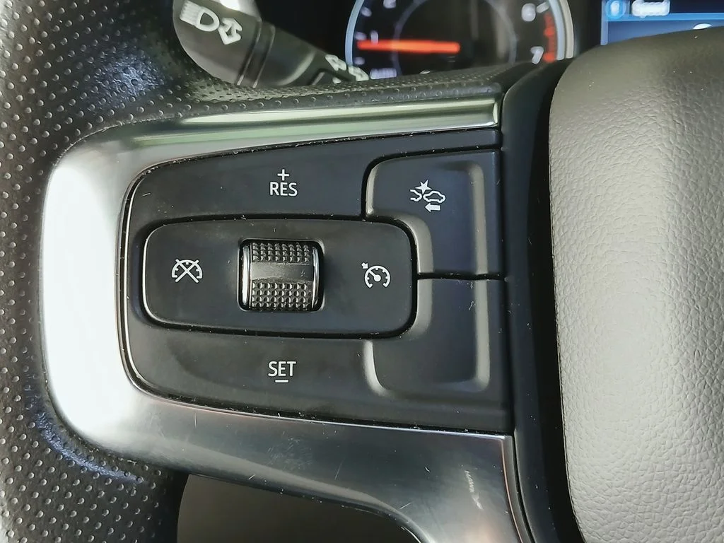 Used 2021 White Chevrolet LT image 27
