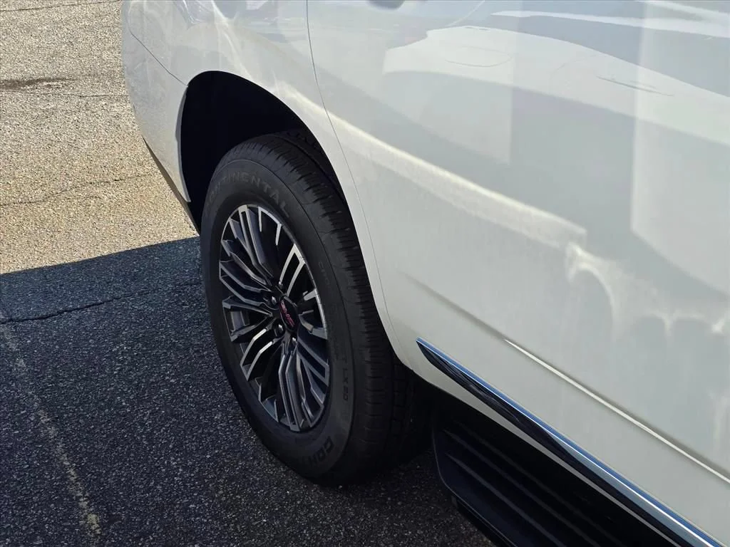 New 2026 Summit White GMC Elevation image 20