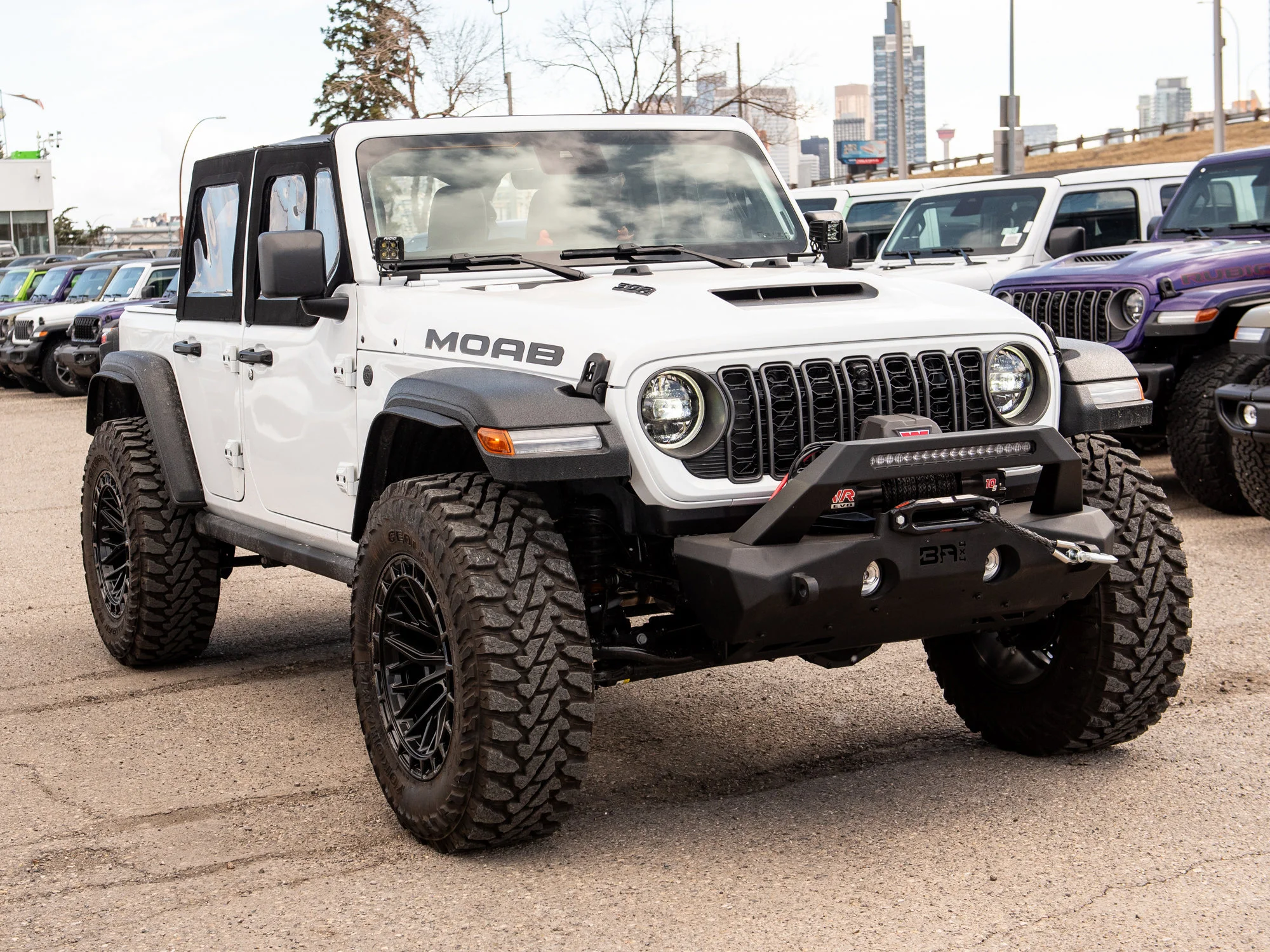 Used 2026 White Jeep Moab 392*, Winch, 37 Inch Tires, Fuel Wheels, Steel Bumper, Pod Lights image 10