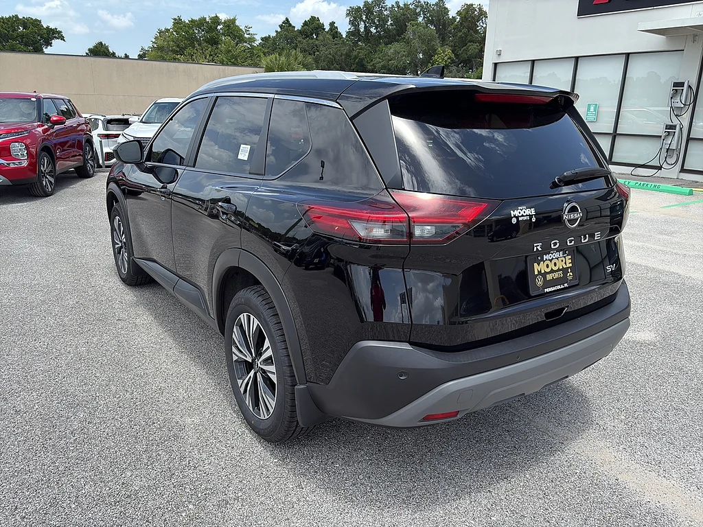 Used 2023 Super Black Nissan  image 6
