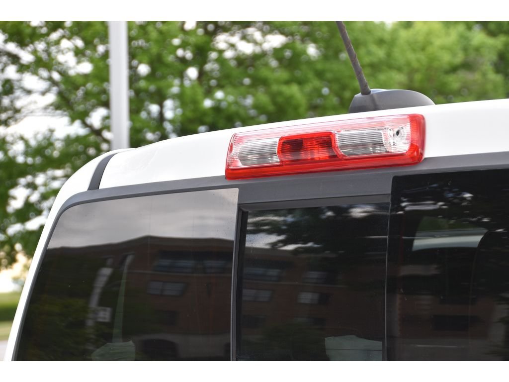 Used 2024 Summit White GMC 4WD AT4 image 24