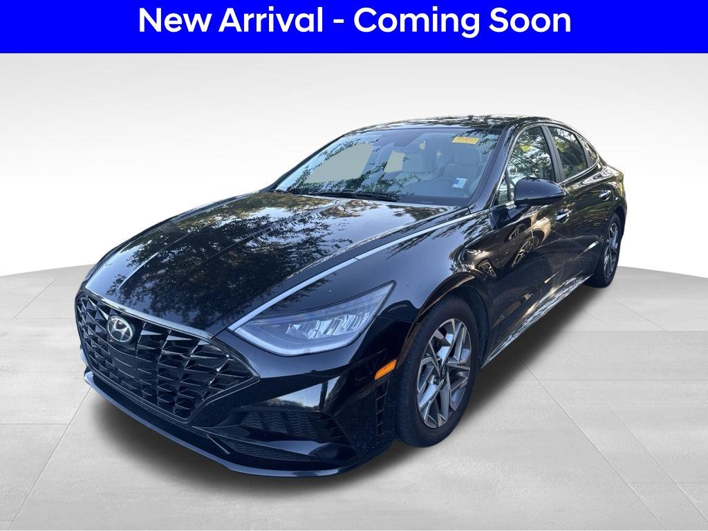 Certified Used 2023 Black Hyundai SEL image 2