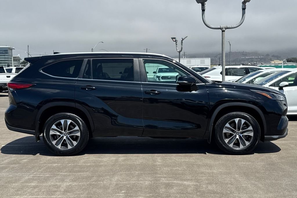 Used 2023 Black Toyota XLE image 3