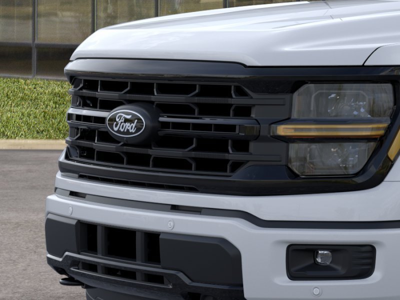 New 2026 Oxford White Ford XLT image 17