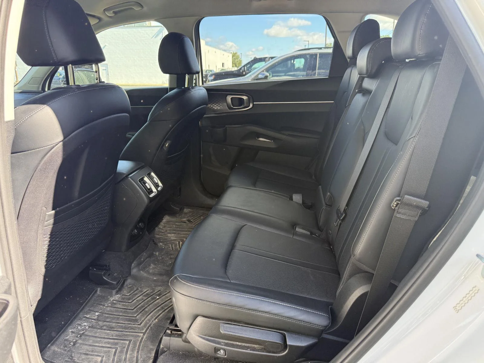 Used 2021 Glacial White Pearl Kia S image 7