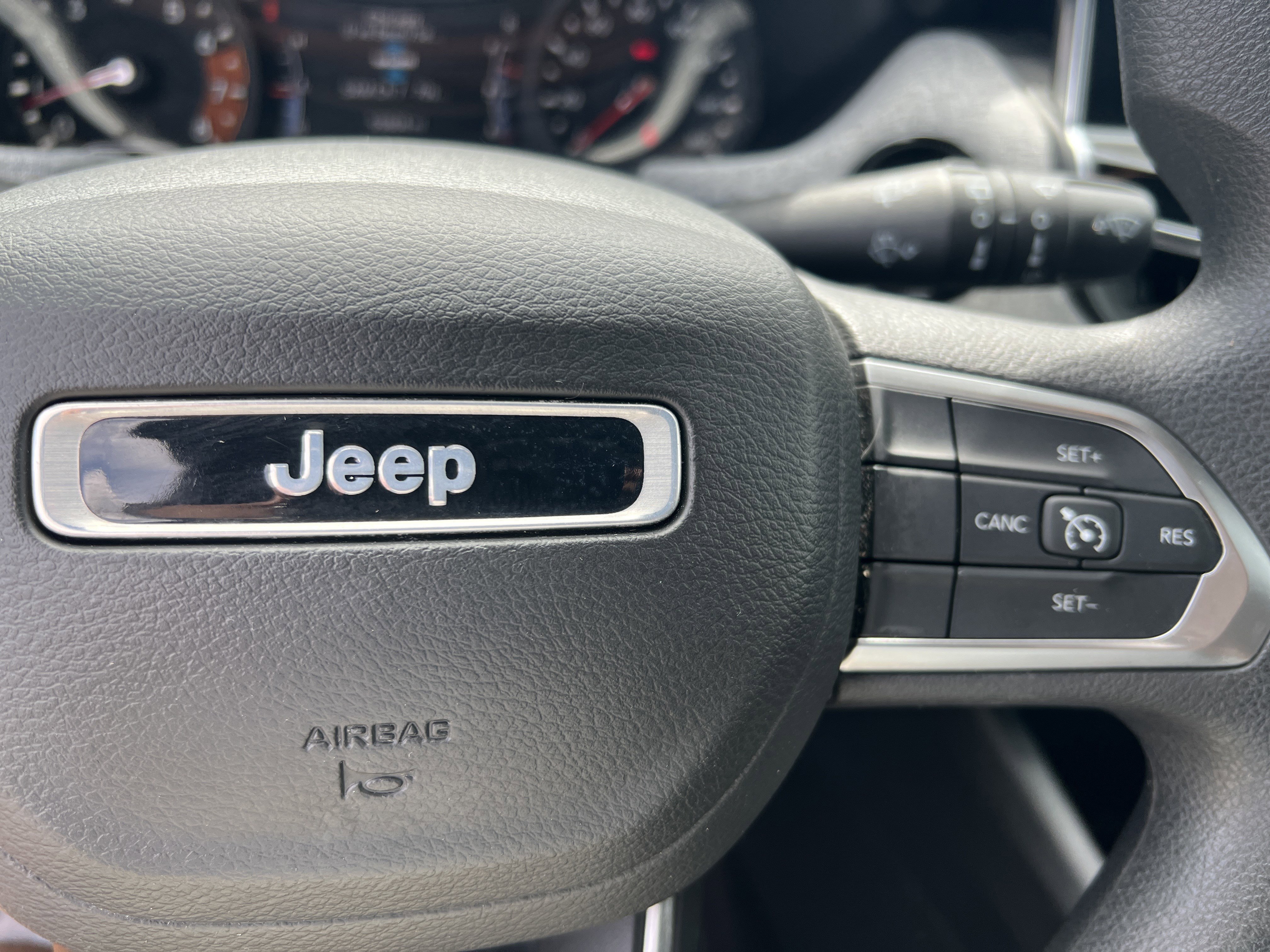 Used 2023 Diamond Black Crystal Pearlcoat Jeep Sport image 29