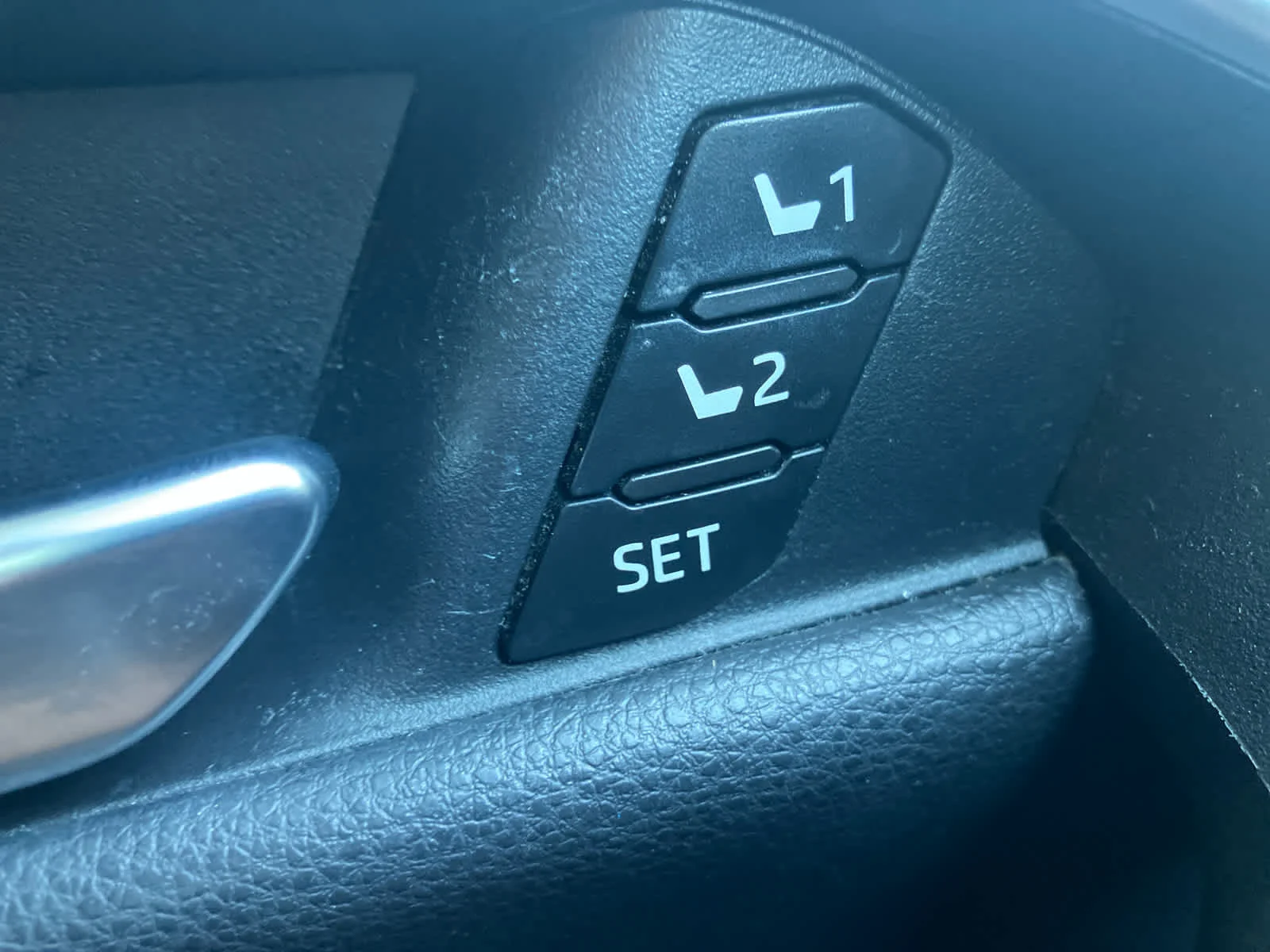 Used 2019 Blizzard Pearl Toyota Limited image 12