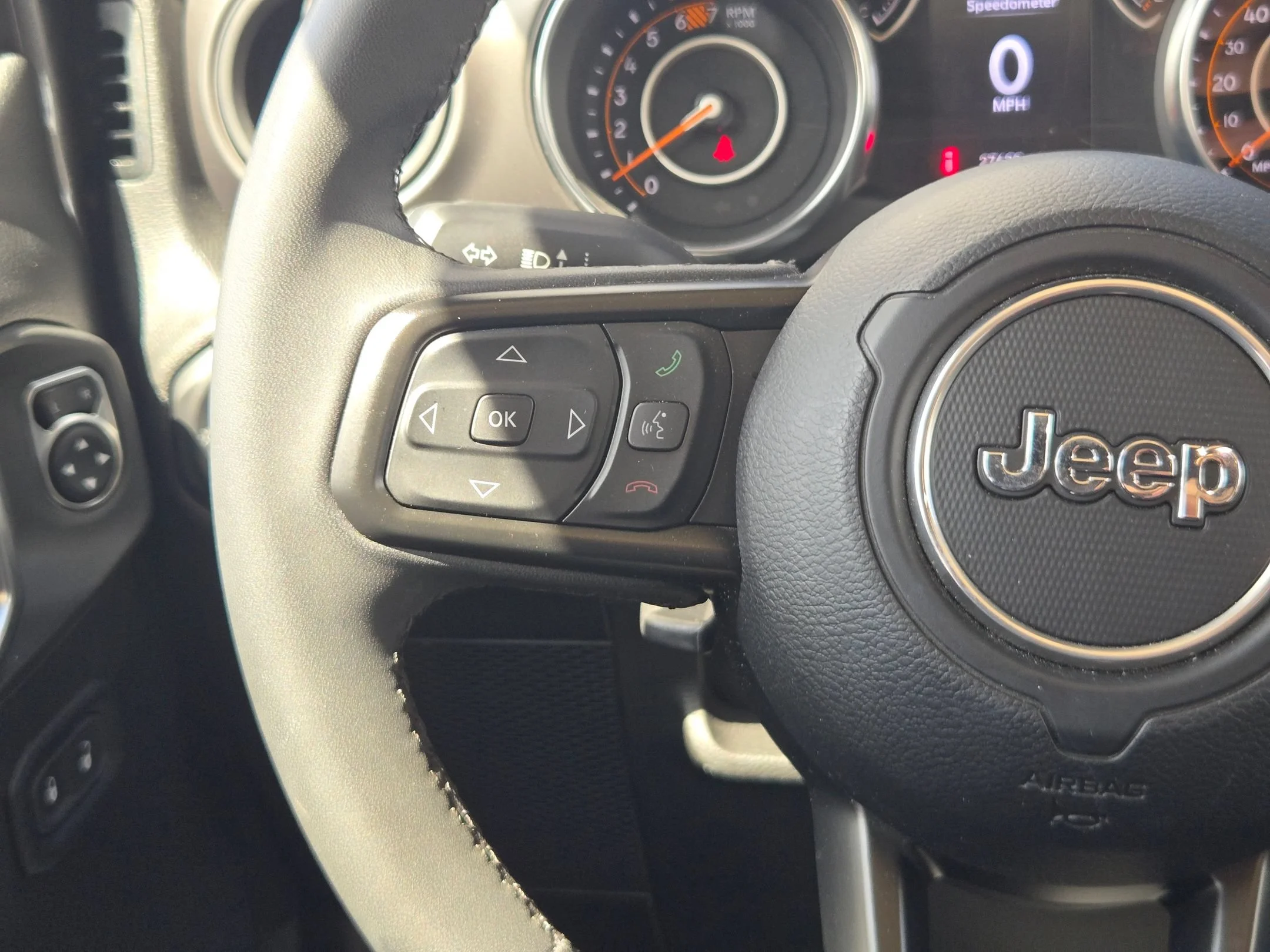 Used 2023 Gray Jeep Sport S image 18