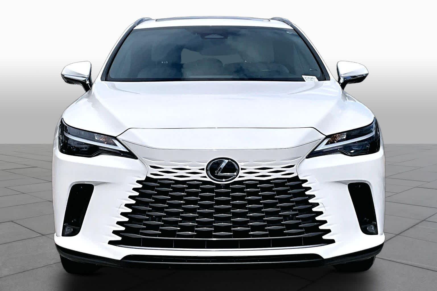 Used 2025 Eminent White Pearl Lexus Premium Plus image 4