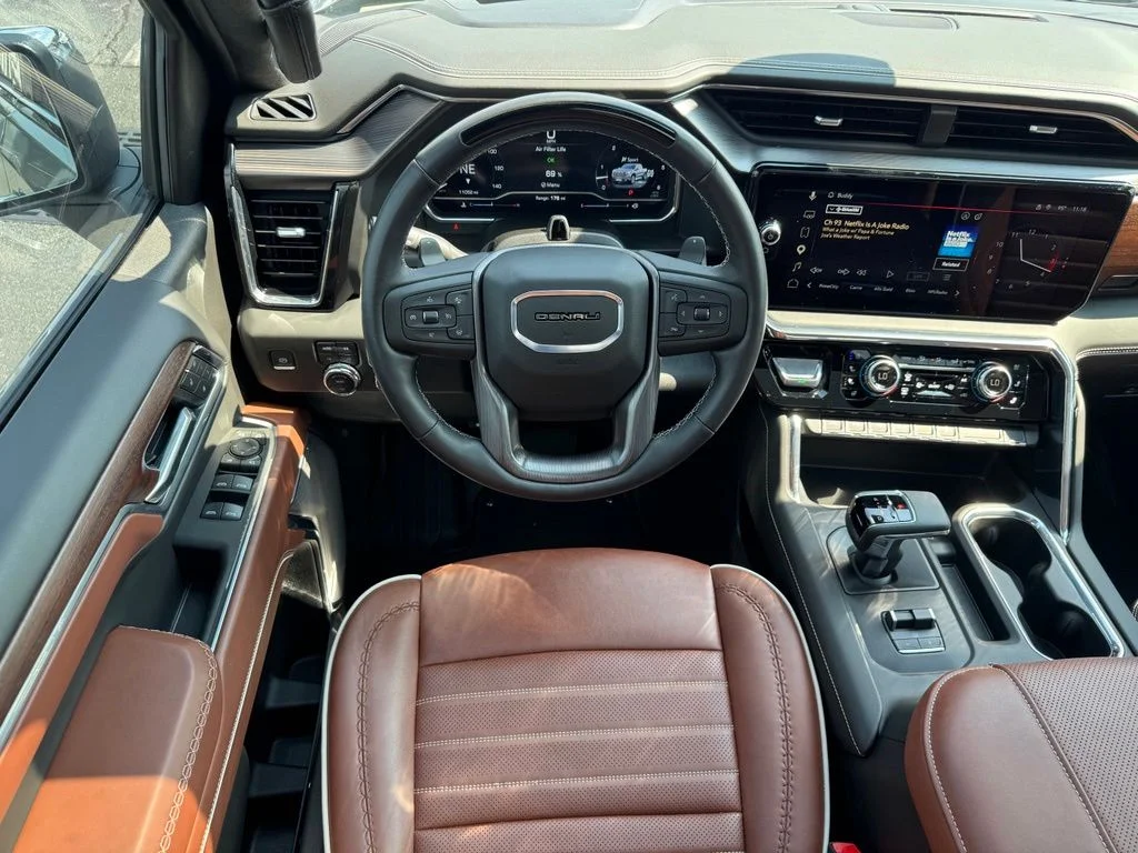 Used 2025 Silver GMC Denali Ultimate image 20