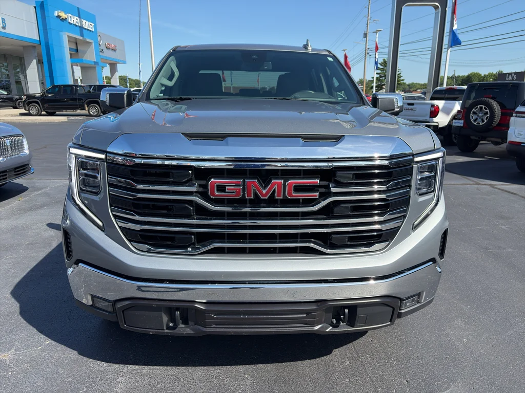 Used 2023 Sterling Metallic GMC SLT image 7