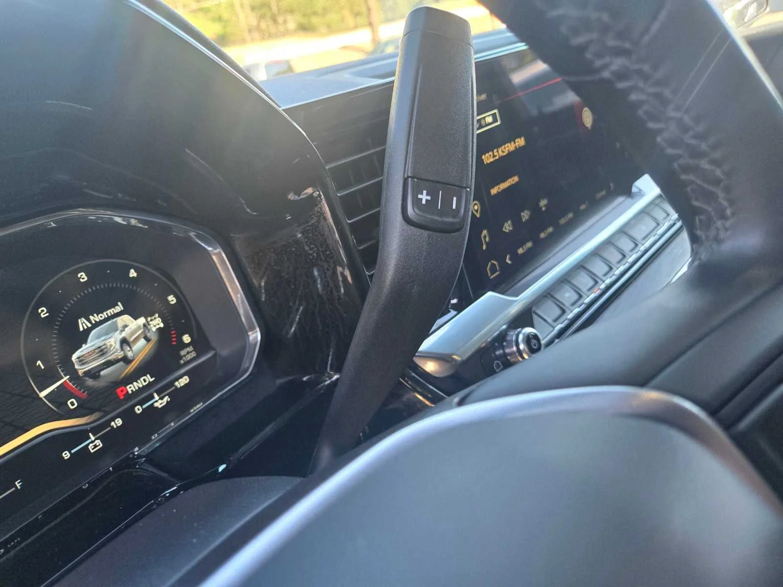 Used 2024 Downpour Metallic GMC SLT image 16
