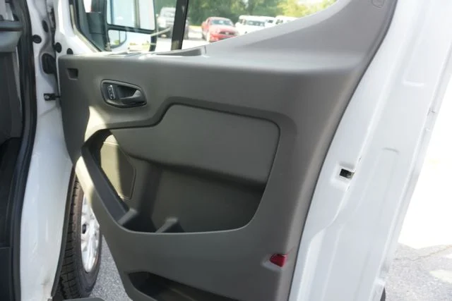 New 2026 Oxford White Ford Passenger Van XL image 22