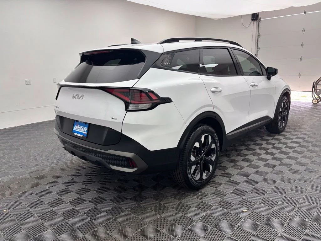 Used 2023 White Kia X-Line image 8