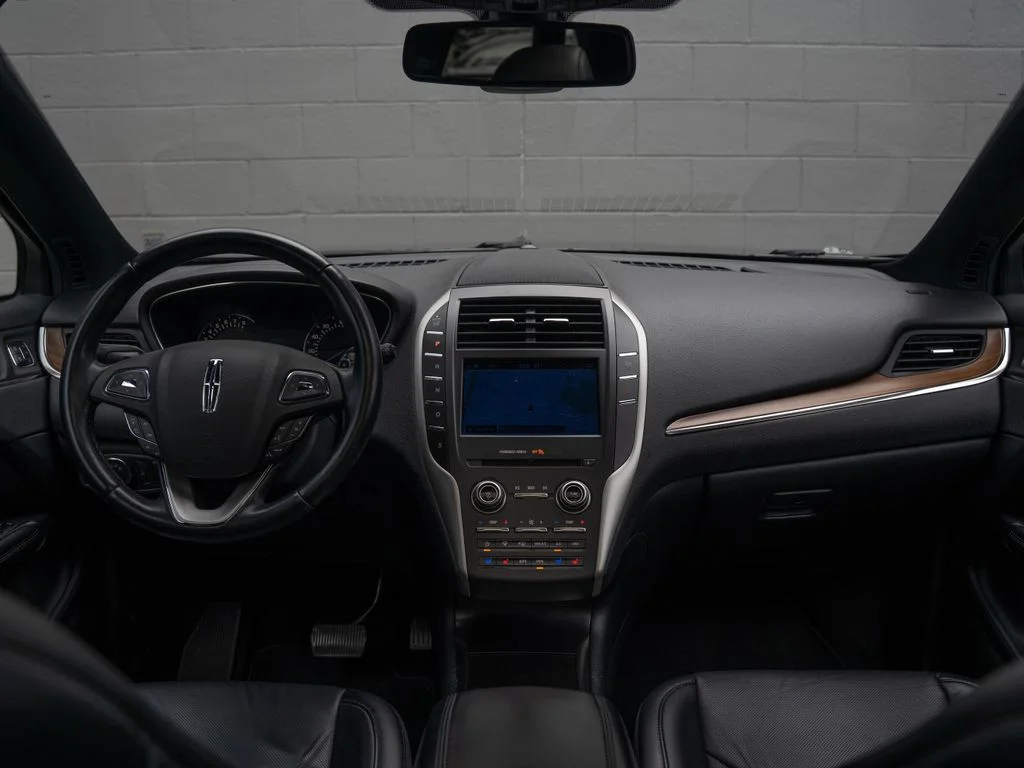 Used 2017 Black Lincoln Reserve image 21