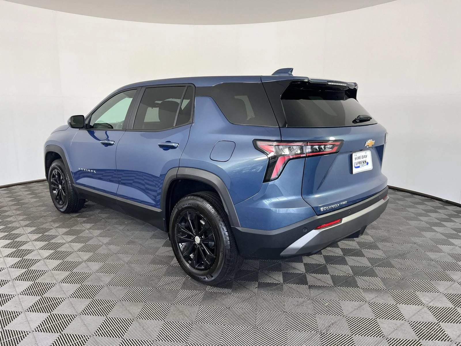 Used 2026 Lakeshore Blue Metallic Chevrolet LT image 26