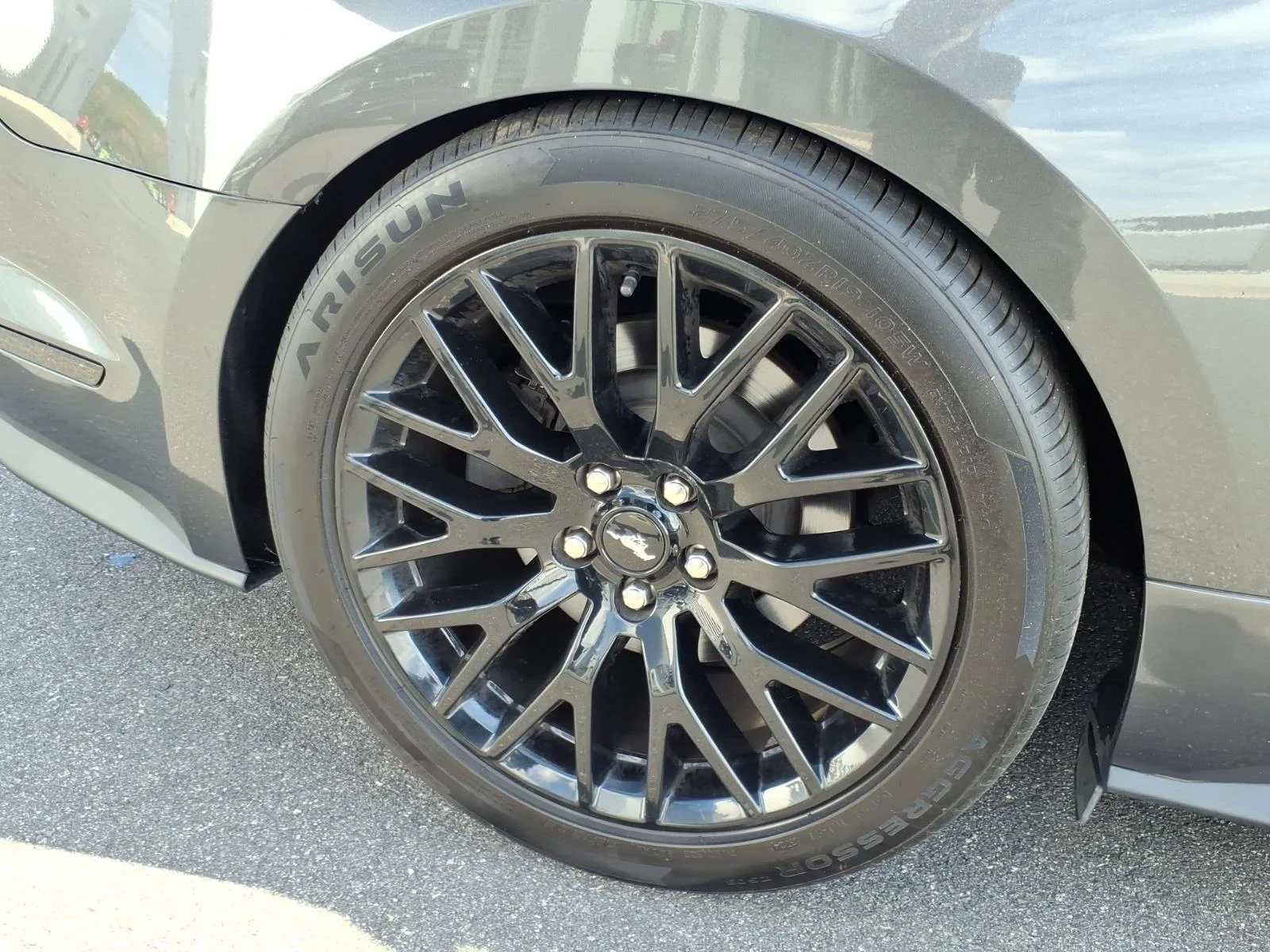 Used 2020 Magnetic Metallic Ford GT Premium image 12