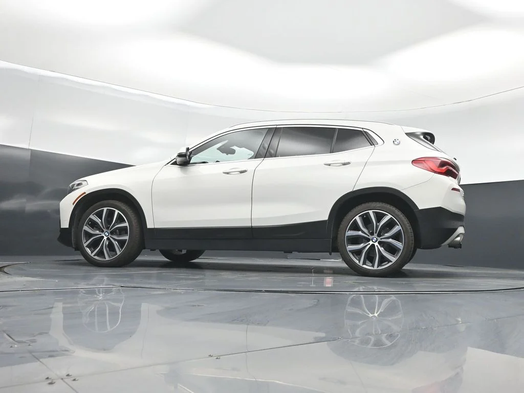 Used 2020 White BMW sDrive28i image 56