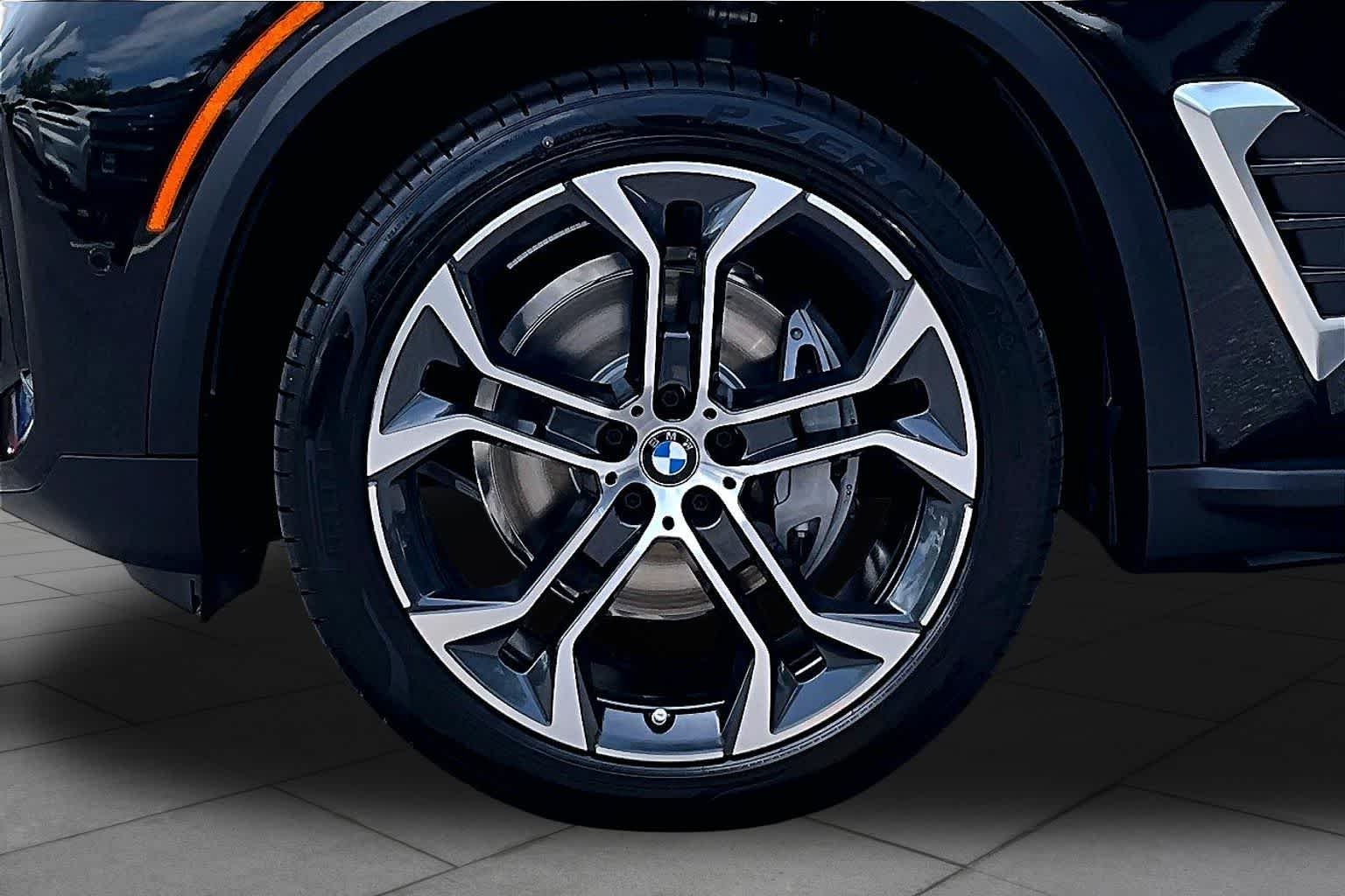 New 2026 Black Sapphire Metallic BMW xDrive40i image 11