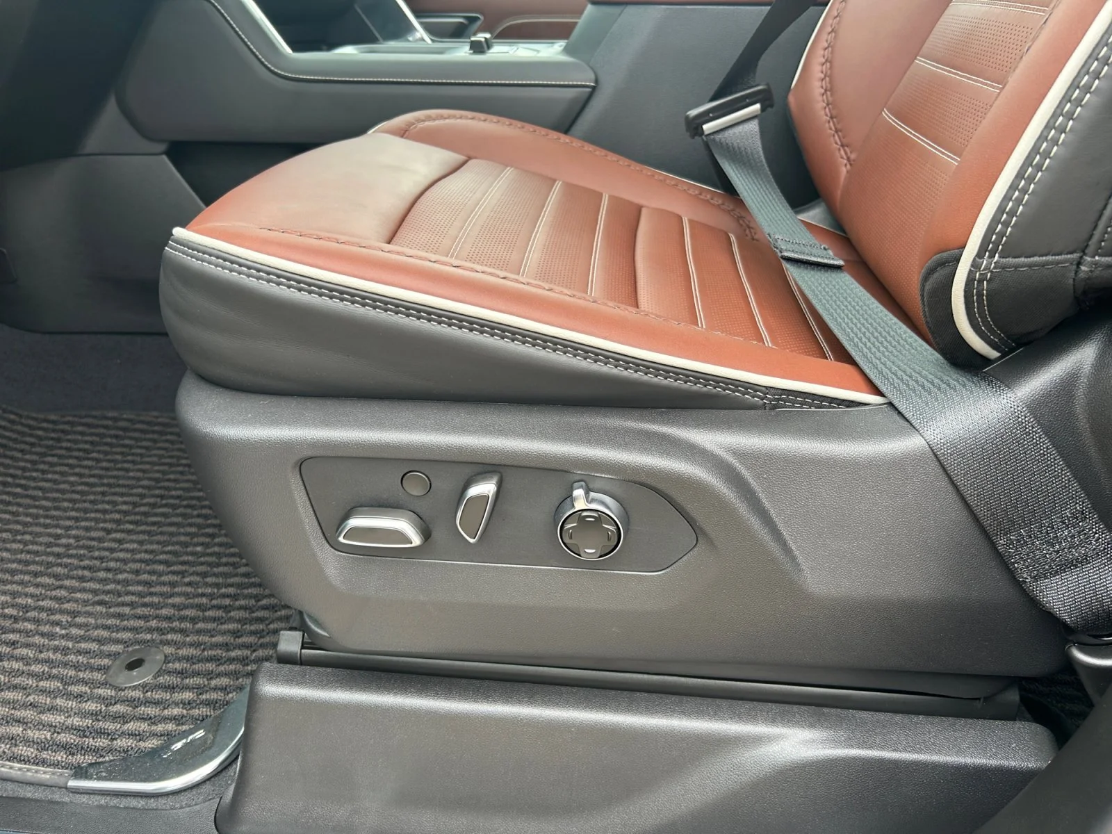 New 2026 Onyx Black GMC Denali Ultimate image 15
