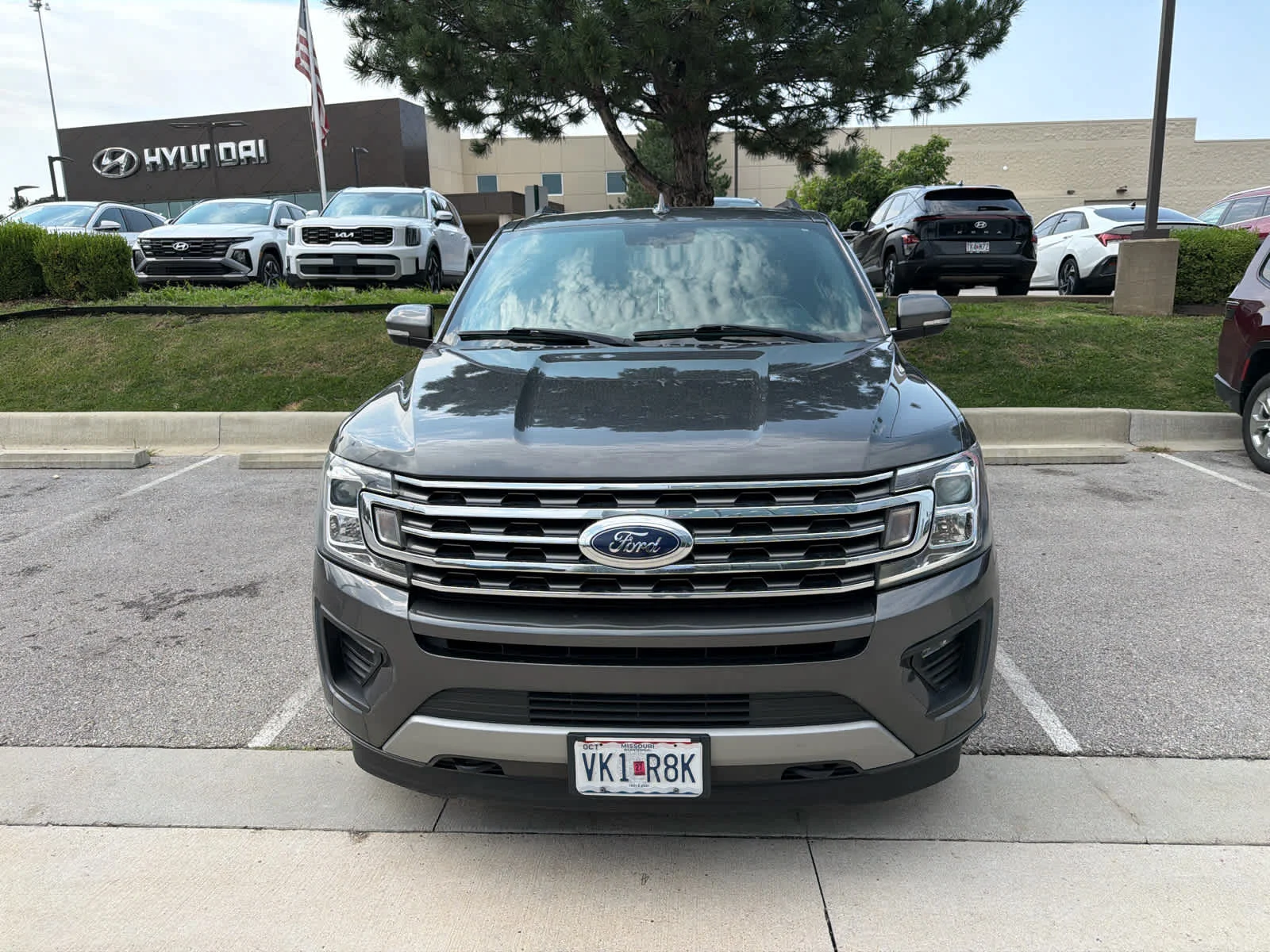 Used 2019 Magnetic Metallic Ford XLT image 2