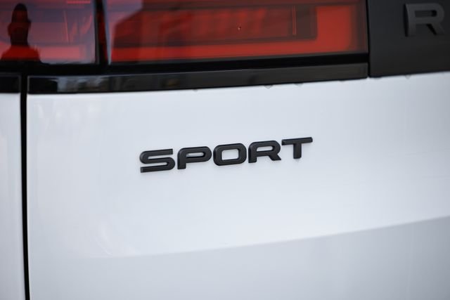 New 2026 Fuji White Land Rover Dynamic SE image 10