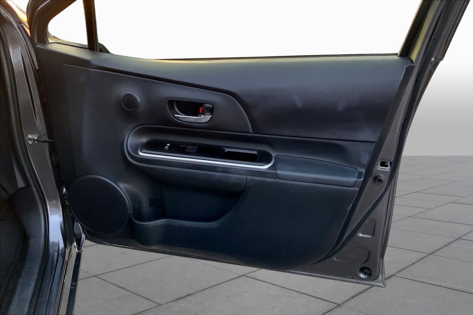 Used 2015 Magnetic Gray Metallic Toyota Three image 18