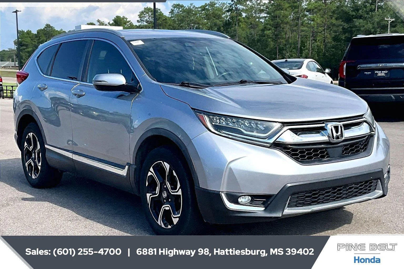 Used 2018 Lunar Silver Metallic Honda Touring image 2
