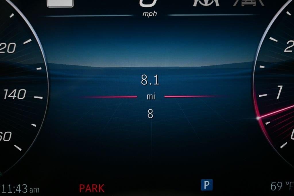 New 2026 Polar White Mercedes-Benz GLC 300 image 13