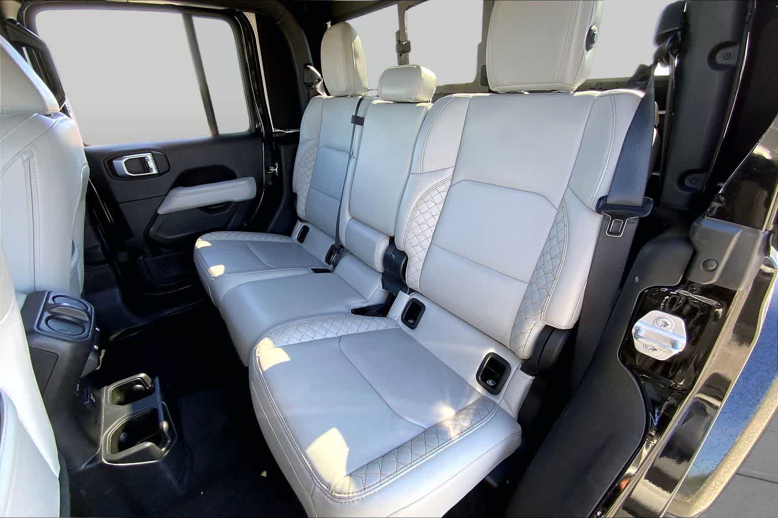 Used 2022 Black Clear Coat Jeep High Altitude image 20